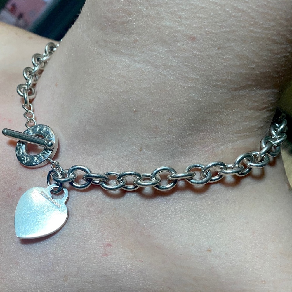 Vintage Tiffany & Co. Heart Toggle Necklace 17” - Picture 4 of 8